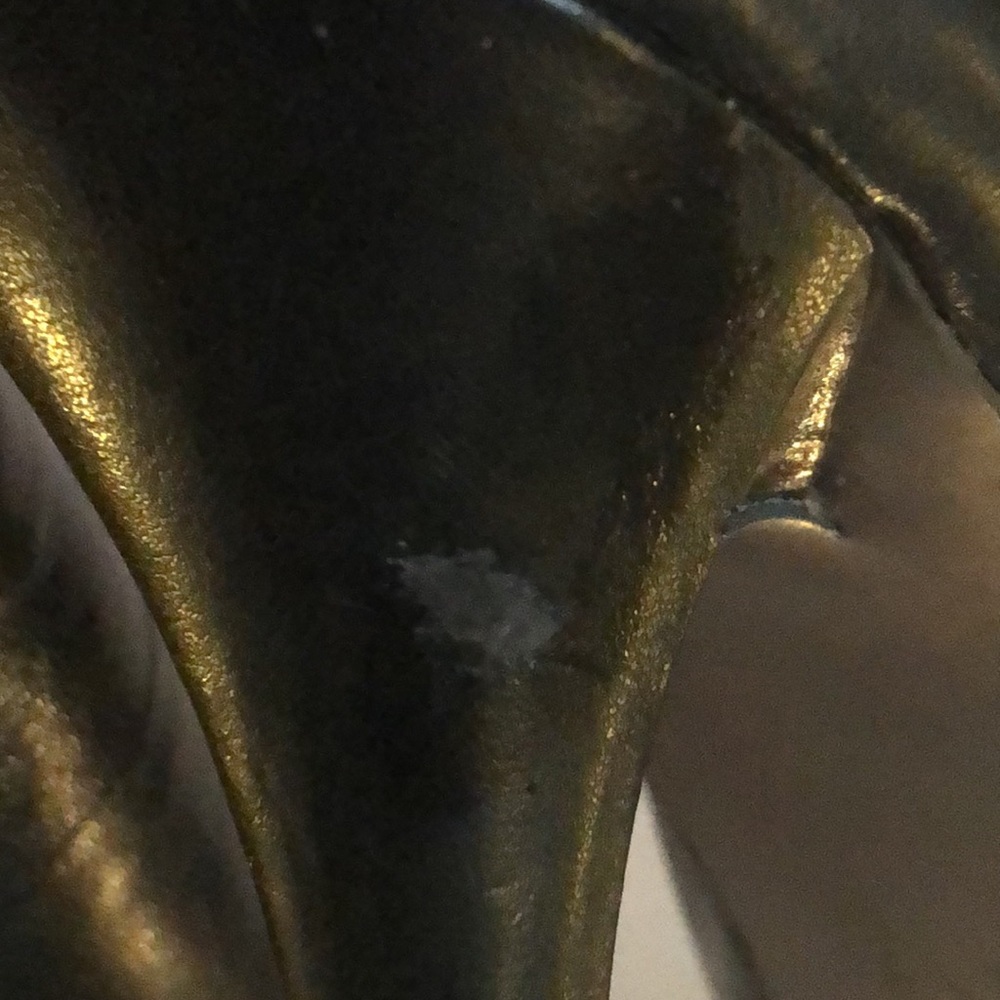 Steve Madden black 4 in pump with riveting detail. - Picture 5 of 9